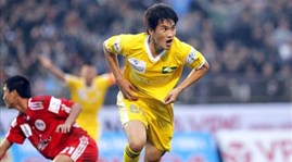 Striker Cong Vinh plays for a J-League club